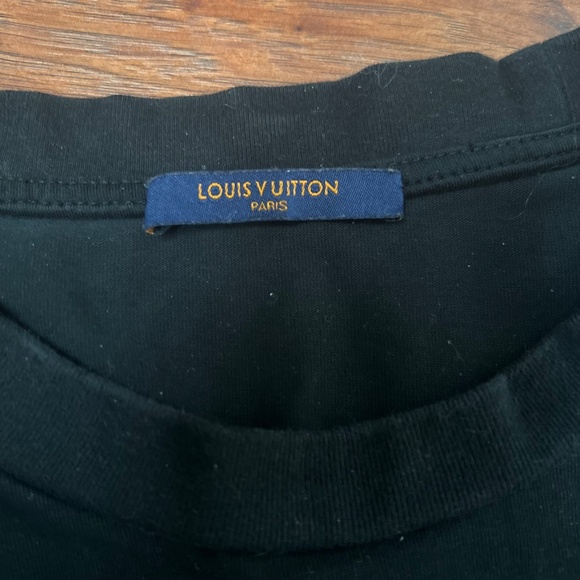 Louis Vuitton Monogram T - Shirt (size: large) - Picture 2 of 3